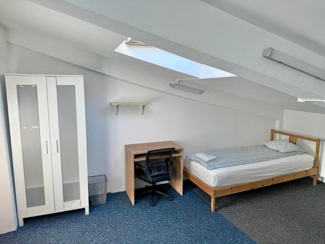 Student-House Kazimierzowska Hostel Warsawa Bagian luar foto